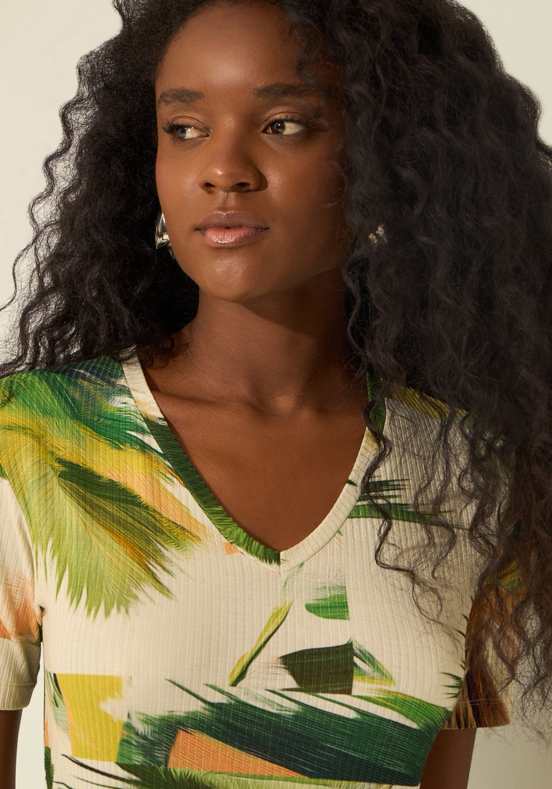 Blusa Estampada Com Decote Em V E Mangas Curtas - Lez a Lez - Imagem 3