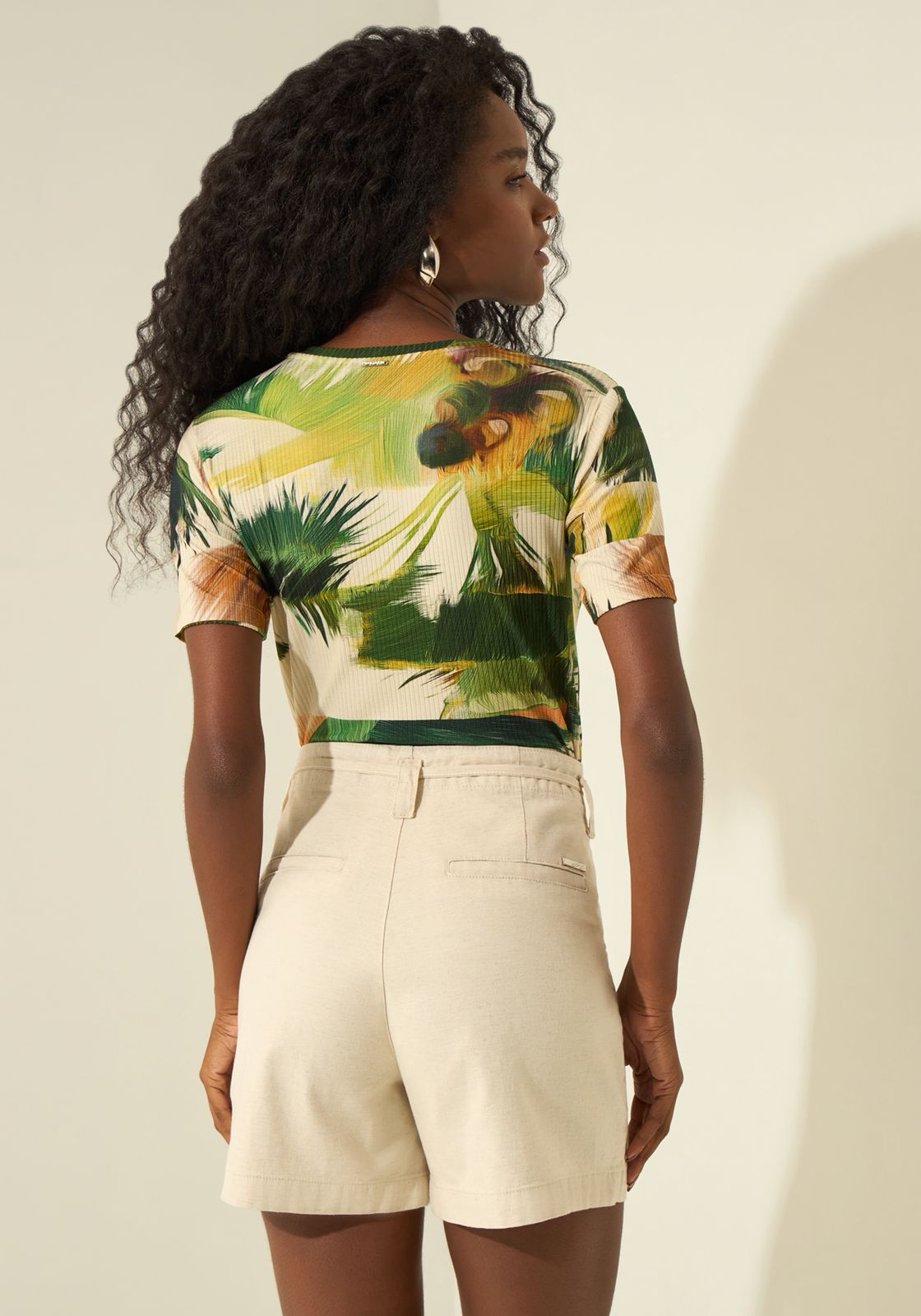 Blusa Estampada Com Decote Em V E Mangas Curtas - Lez a Lez - Imagem 2