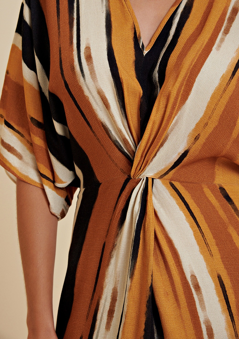 Vestido Longo Decote Em V - Morena Rosa - Imagem 4