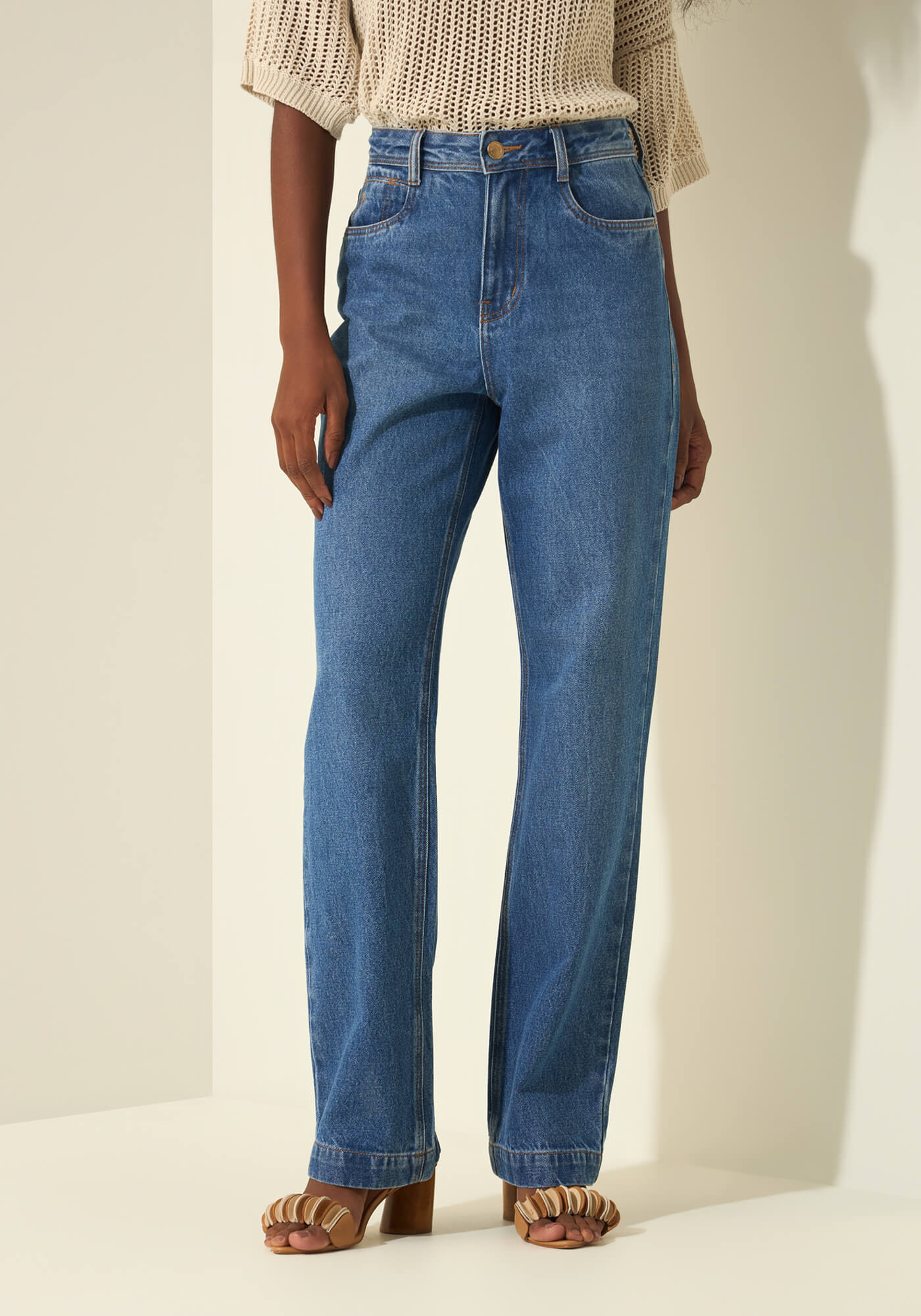 Calça Reta Jeans Com Cintura Alta E Elastano - Lez a Lez - Imagem 2